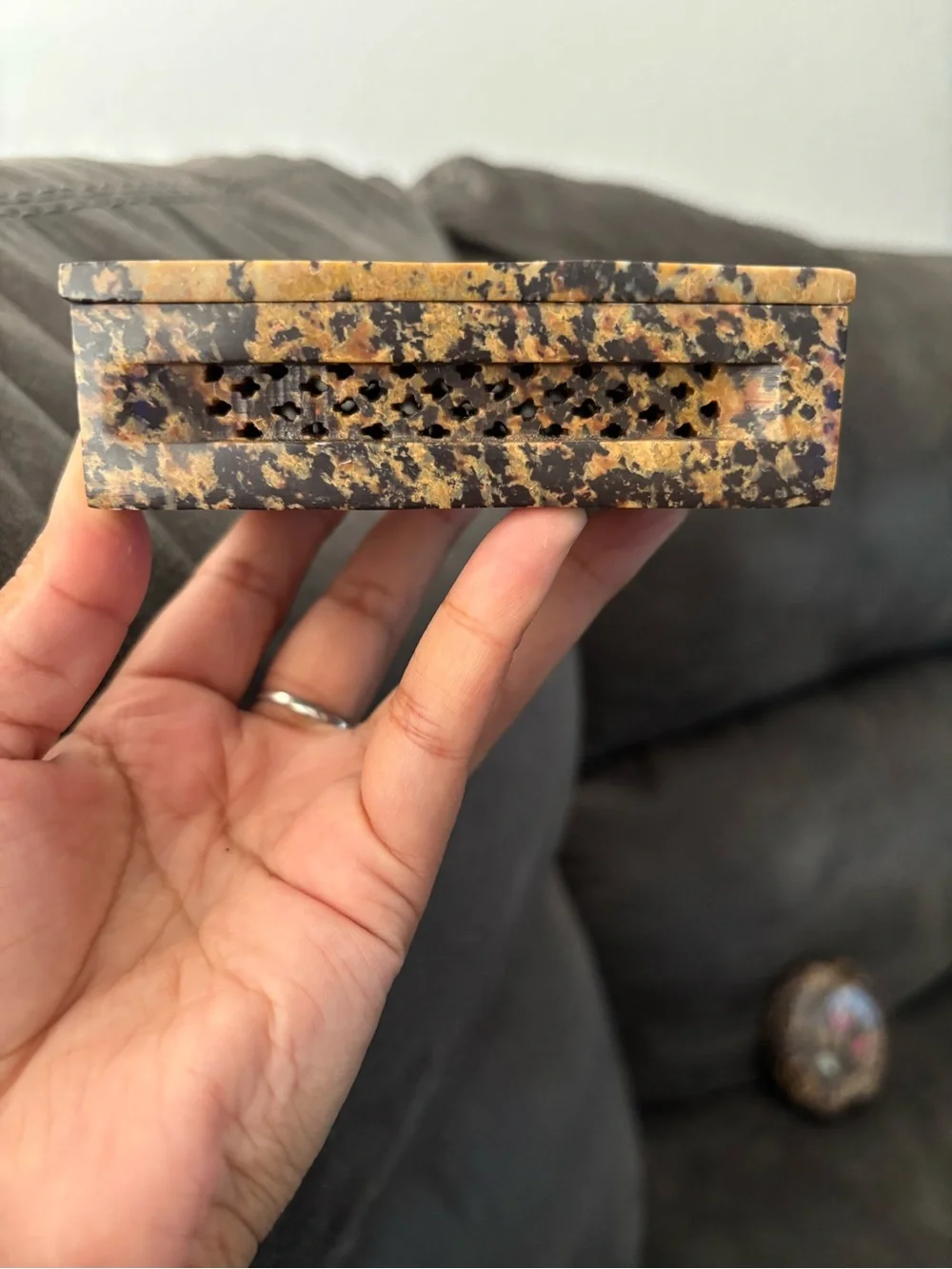 Rare Vintage Agate Stone Mother of Pearl Handmaid Carved Trinket Box & Coasters